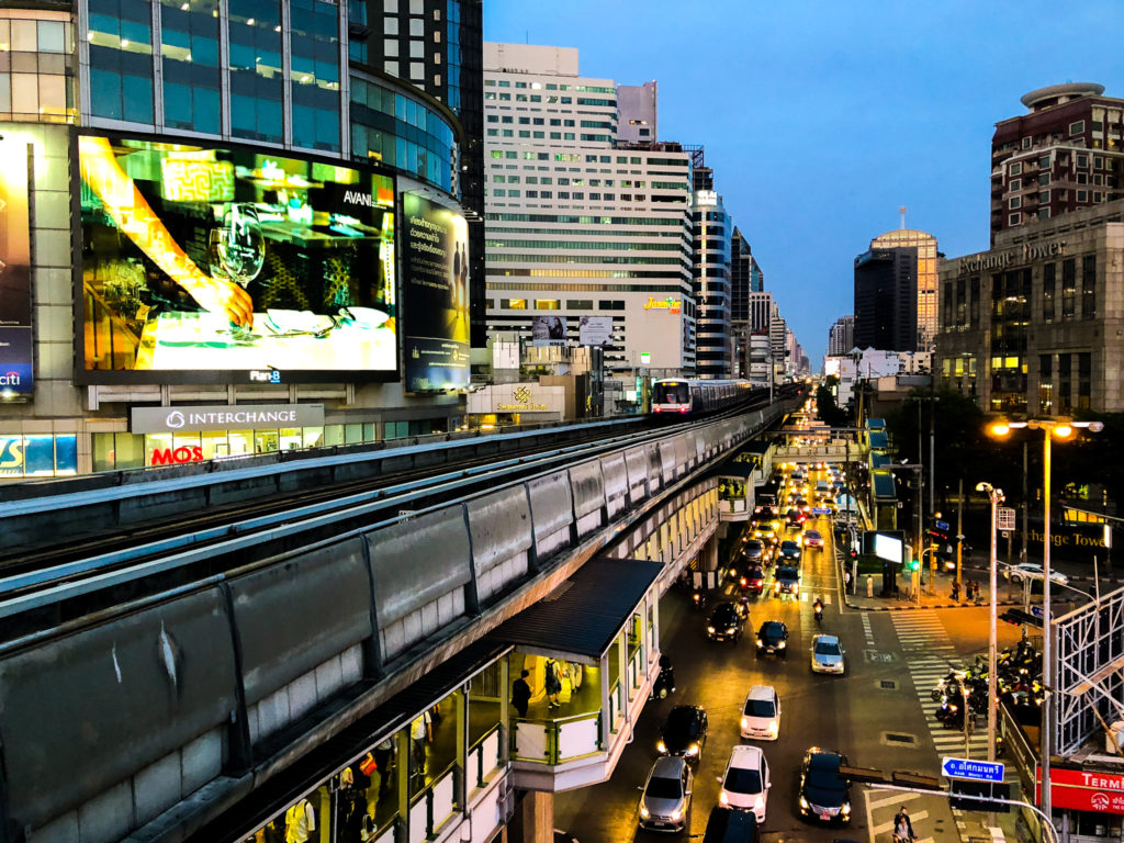 BTSアソーク駅からの風景2。