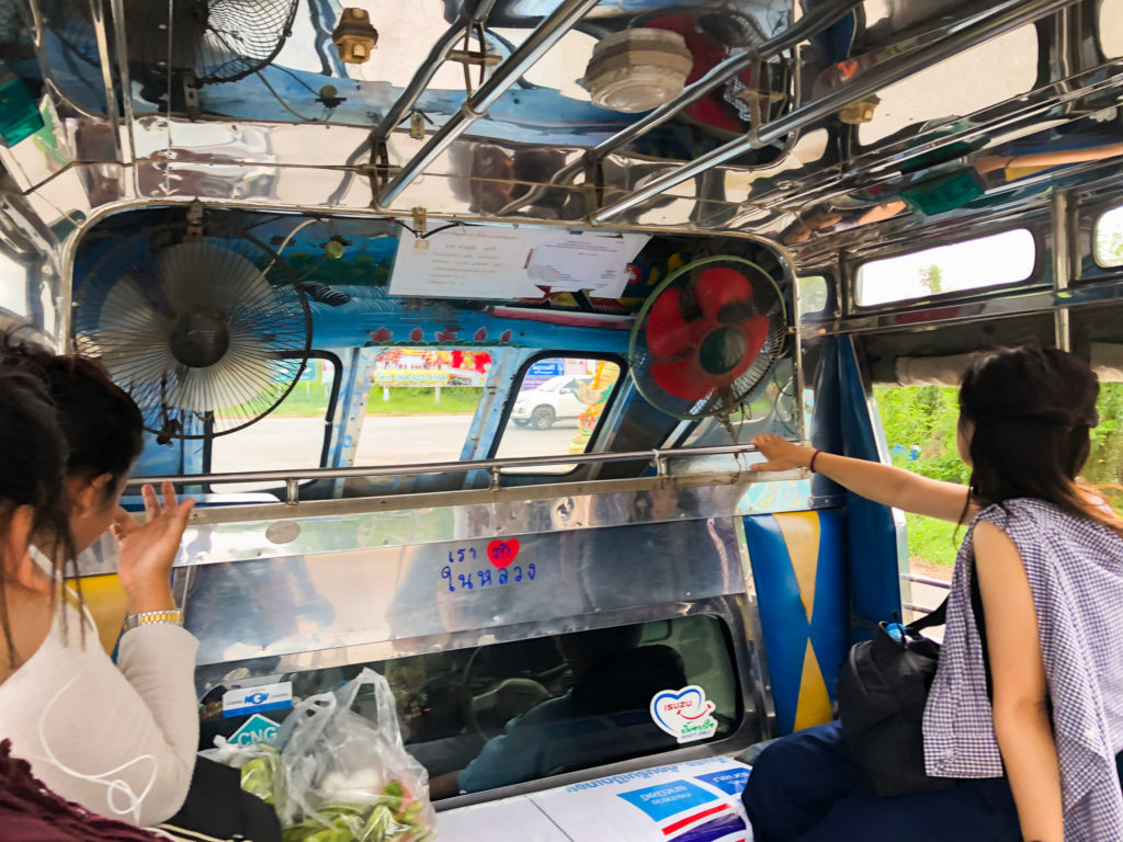 帰りのソンテウの車内。